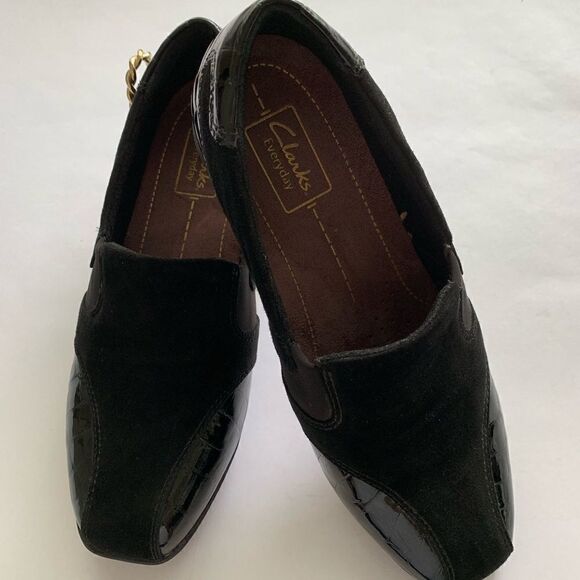 Clark’s Black Suede/Faux Croc Loafer 7.5 E… - Picture 2 of 6
